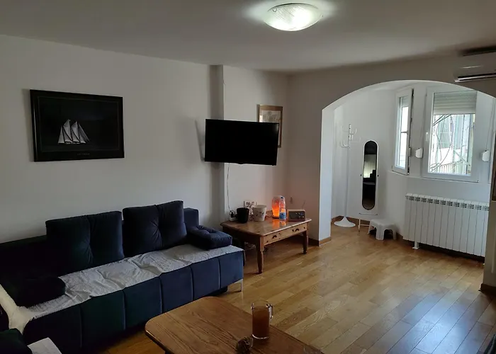 Belgrade Parliament Apartment