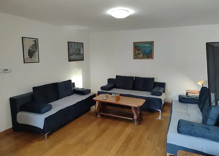 Belgrade Parliament Apartment